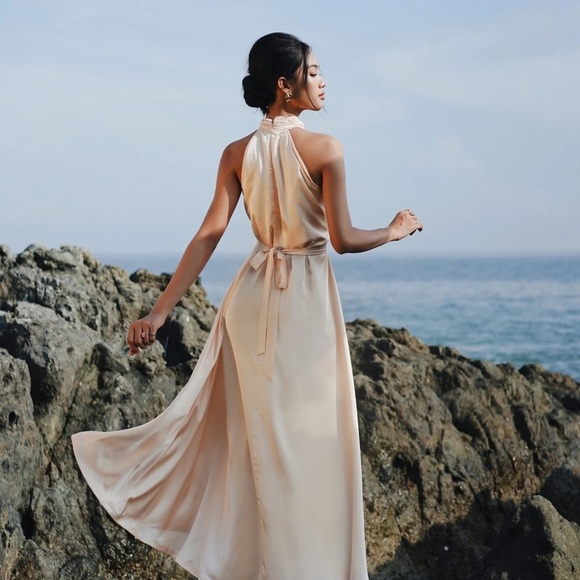 Stunning Maxi Satin Halter Dress - Picture 4 of 5